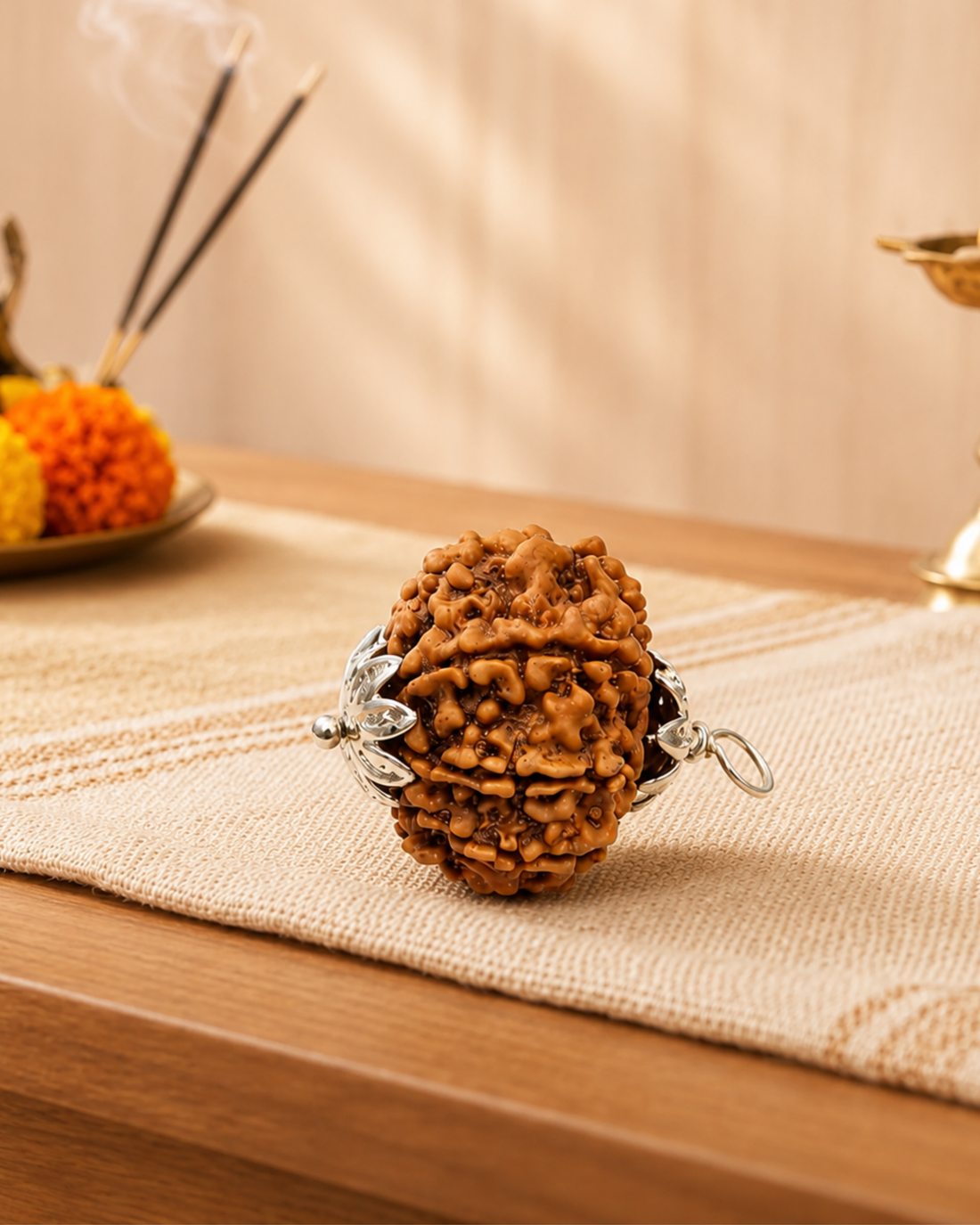 8-Mukhi Nepali Rudraksh (8 मुखी नेपाली रुद्राक्ष)